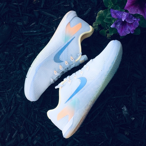 NIKE METCON 4 “RISE” Beautiful 🌸 - Picture 4 of 7